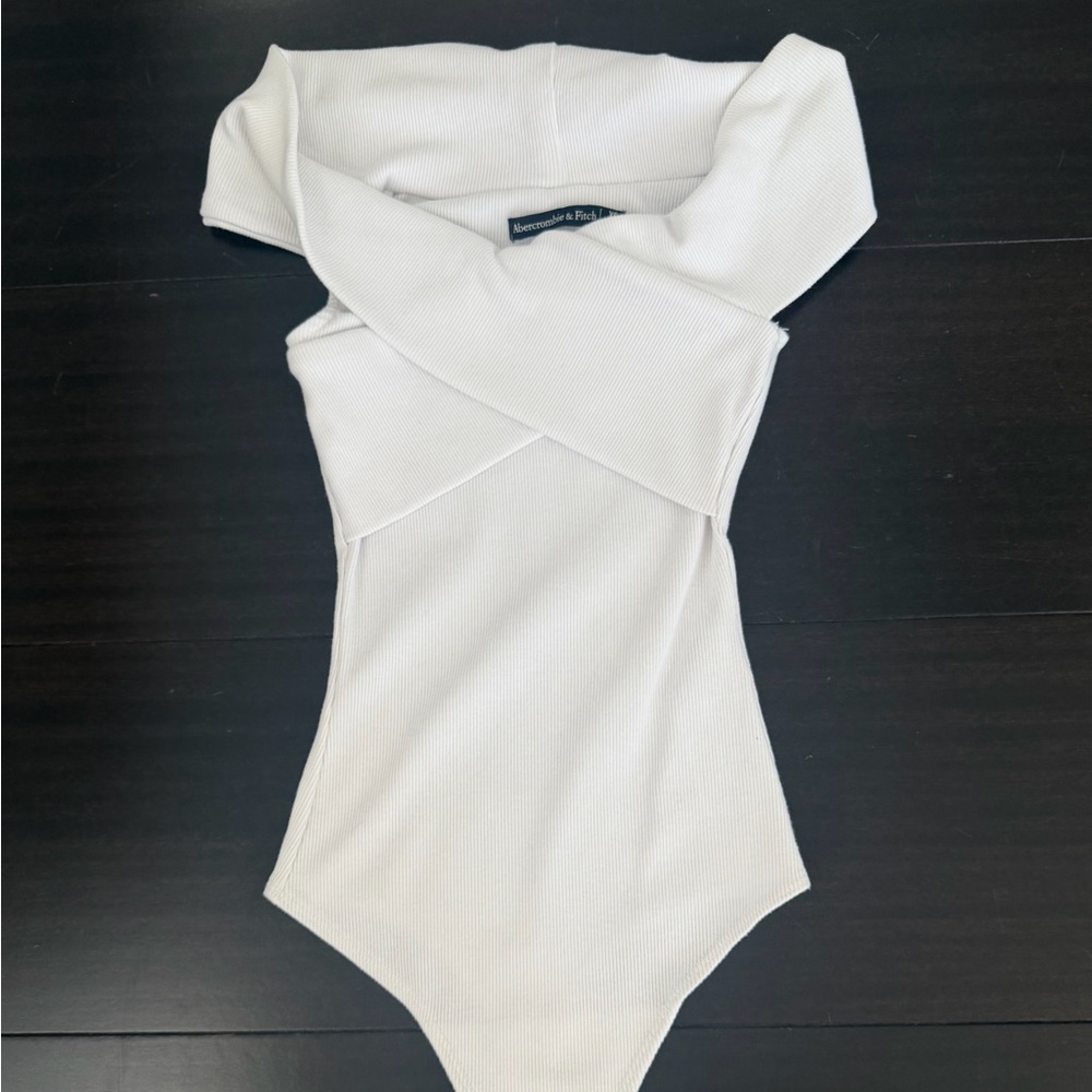 Abercrombie & Fitch White Kids Bodysuit